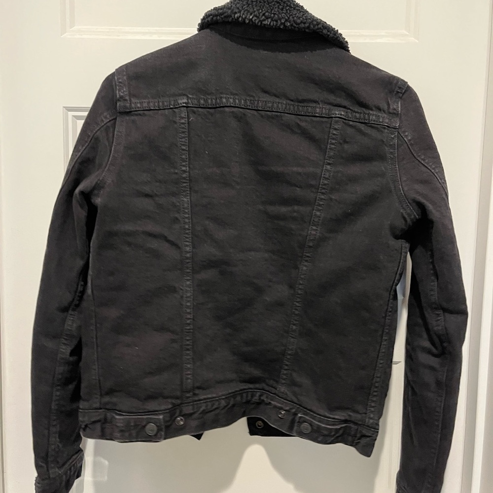 Levi’s black denim Sherpa jacket - Picture 2 of 2